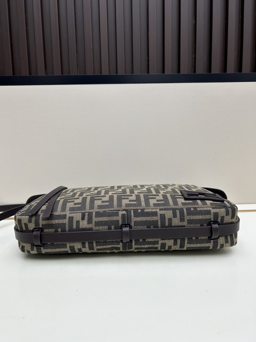 Fendi Tote with stylish design traits Brown 01A