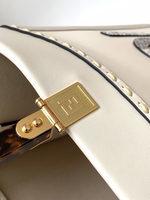 Fendi Tote with stylish features Beige 01A 2