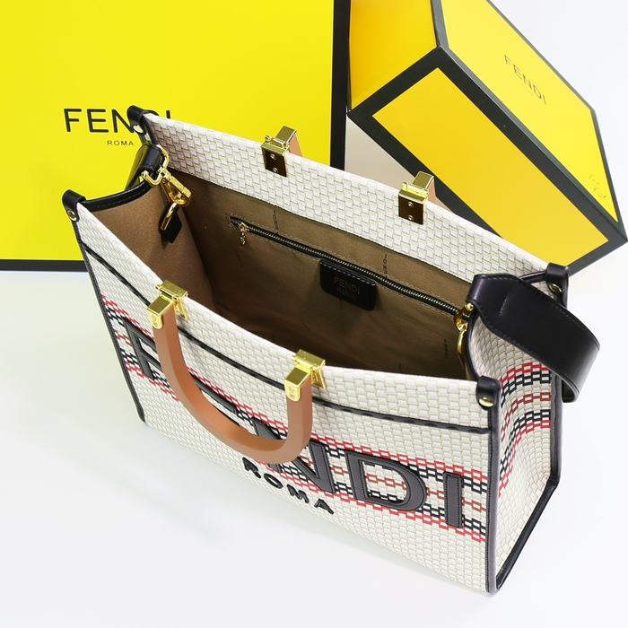 Fendi Tote with stylish features Beige 01A 3