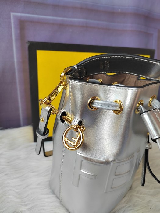 Fendi Tote with stylish features Beige 01A 4