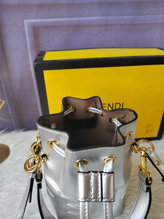 Fendi Tote with stylish features Beige 01A 4