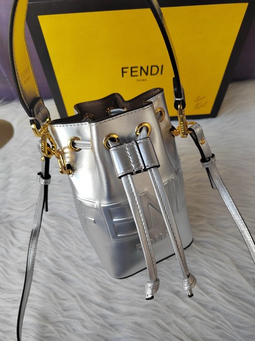 Fendi Tote with stylish features Beige 01A 4