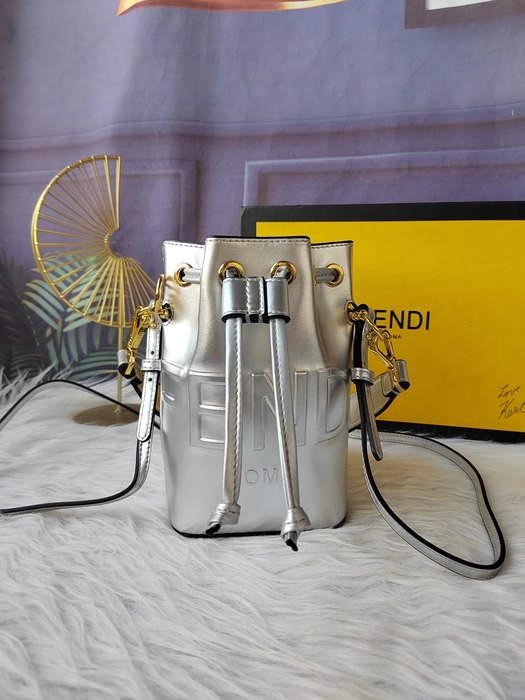 Fendi Tote with stylish features Beige 01A 4