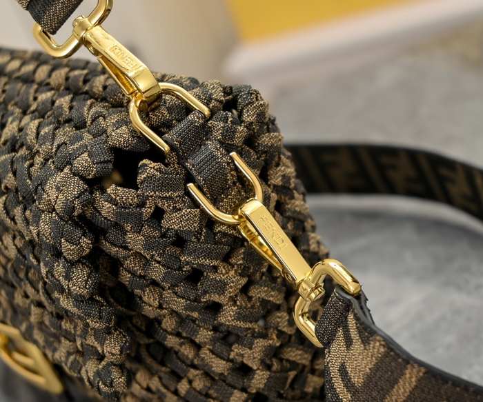 Fendi Tote with stylish features Black 01A 2