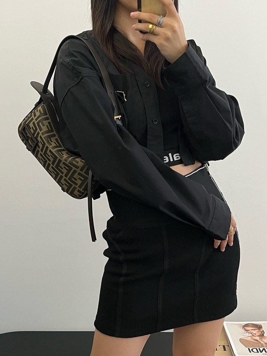 Fendi Tote with stylish features Black 01A 3