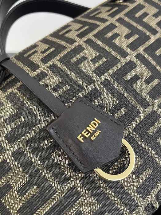 Fendi Tote with stylish features Brown 01A 3
