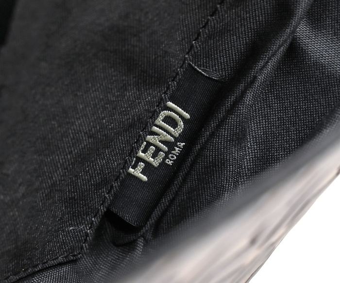 Fendi Tote with stylish traits Black 01A 2