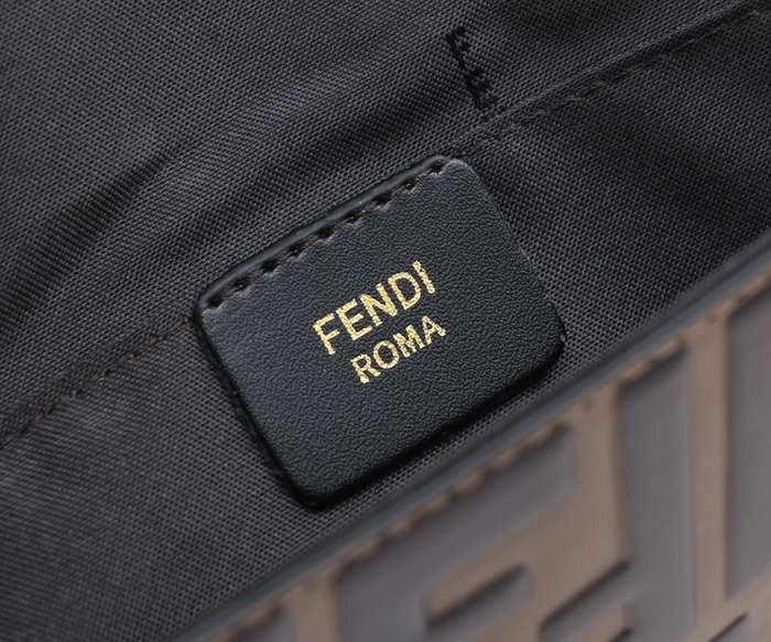 Fendi Tote with stylish traits Black 01A 2