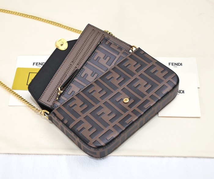 Fendi Tote with stylish traits Black 01A 2