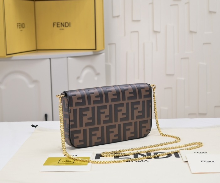 Fendi Tote with stylish traits Black 01A 2