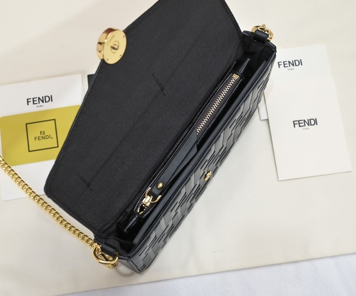 Fendi Tote with stylish traits Black 01A 2