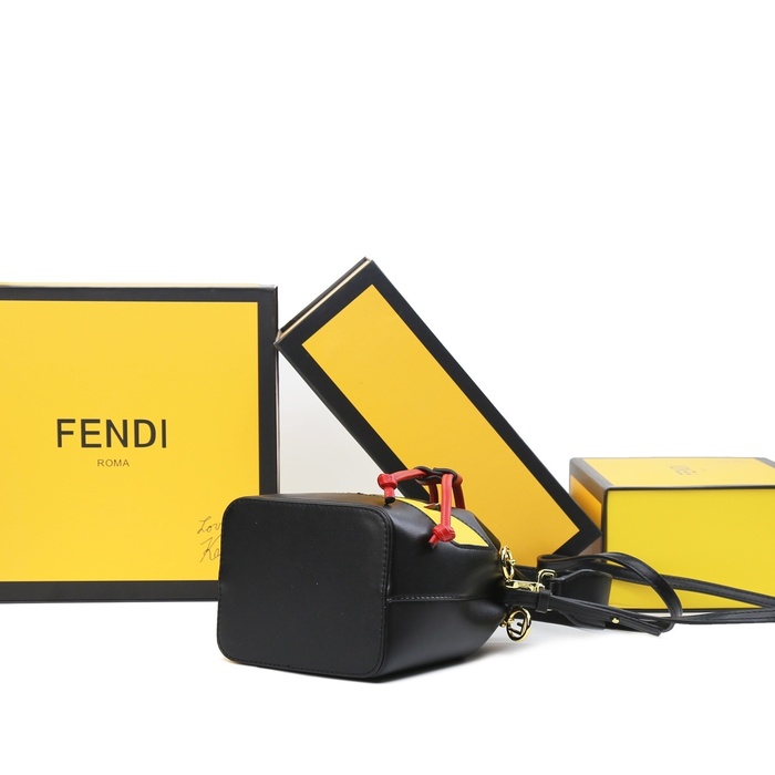 Fendi Tote with stylish traits Black 01A