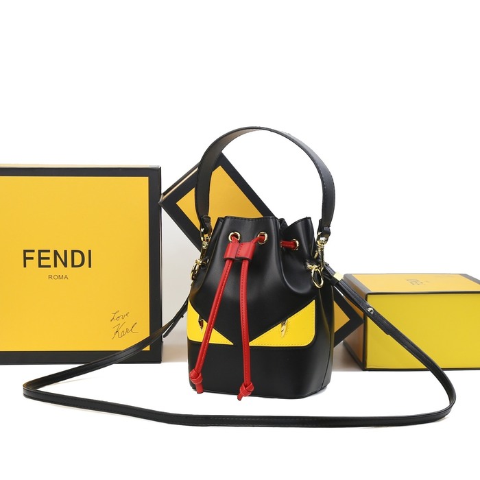 Fendi Tote with stylish traits Black 01A