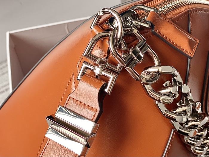 Yupoo Tote bag with structured design Tan 01A