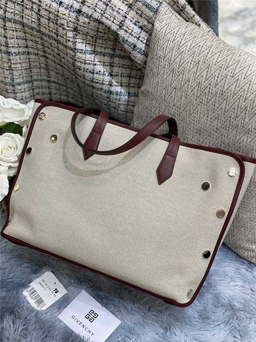 Yupoo Tote bag with stylish features Beige 01A
