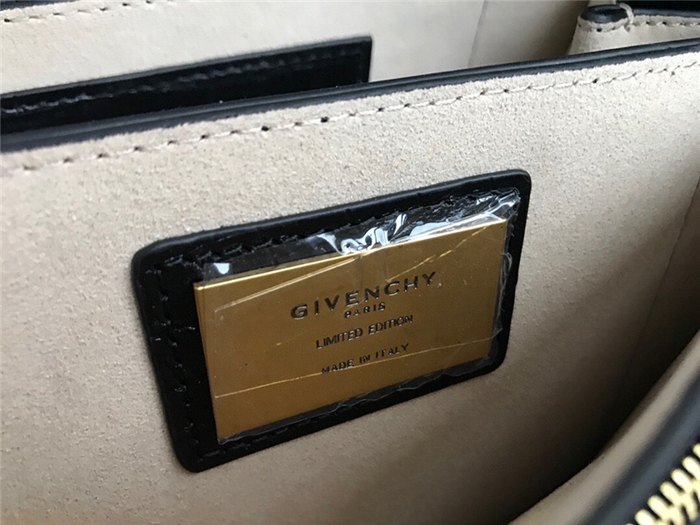 Yupoo Tote with elegant design Black 01A