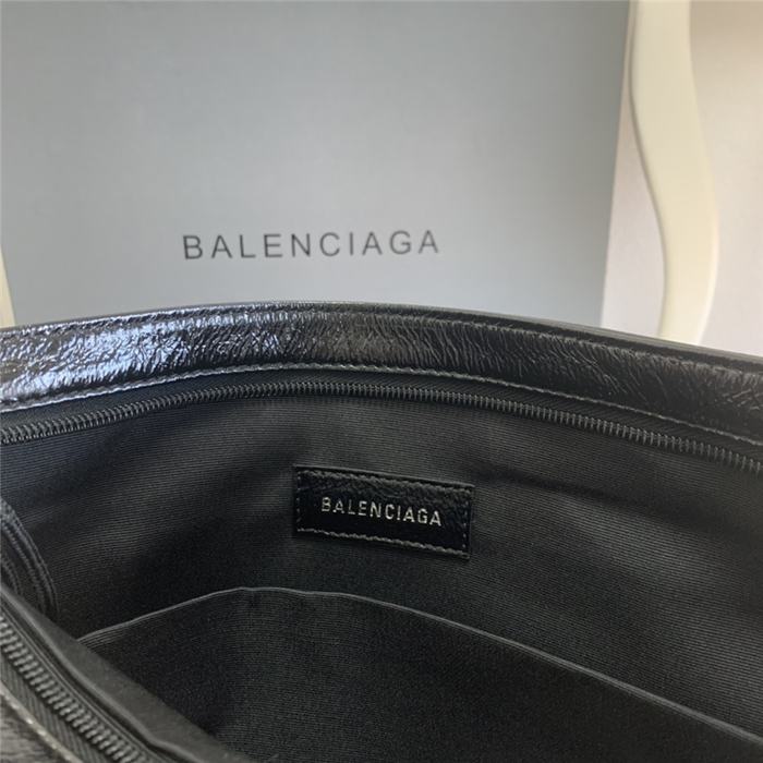 Yupoo Tote with stylish elements Black 01A