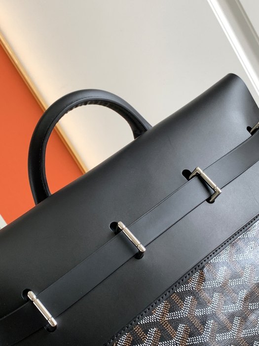 Yupoo Backpack with sleek design and functional features Black 01A