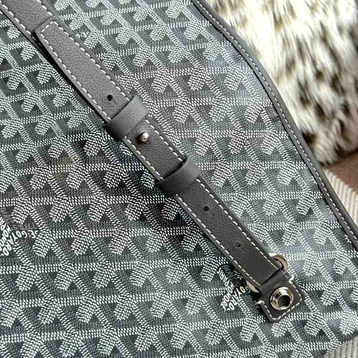 Yupoo BagTypeTote Elegant and Functional Tote with Structured Design Grey 01A