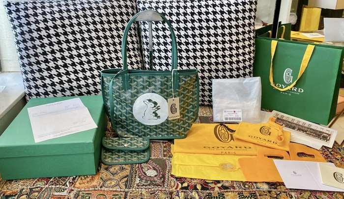 Yupoo BagTypeTote Green Canvas Tote with Stylish Handles Green 01A