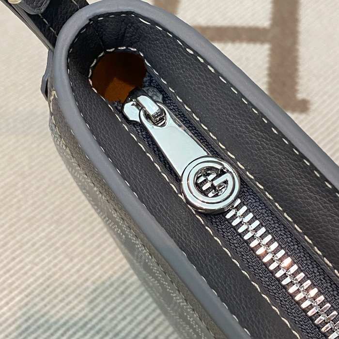 Yupoo BagTypeTote Half moon shape with a shoulder strap Grey 01A