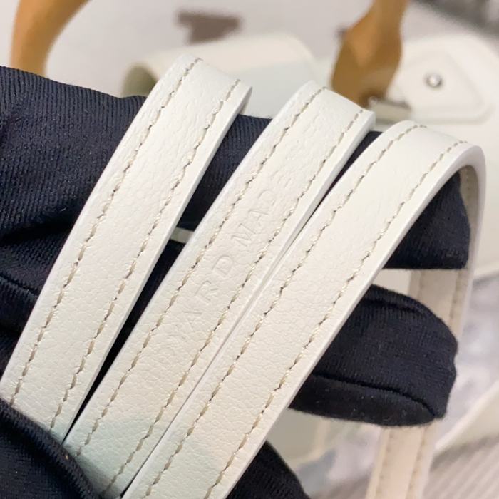 Yupoo BagTypeTote Small handbag with structured design White 01A