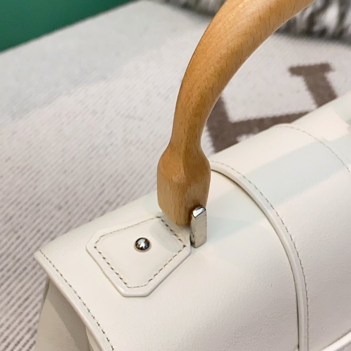 Yupoo BagTypeTote Small handbag with structured design White 01A