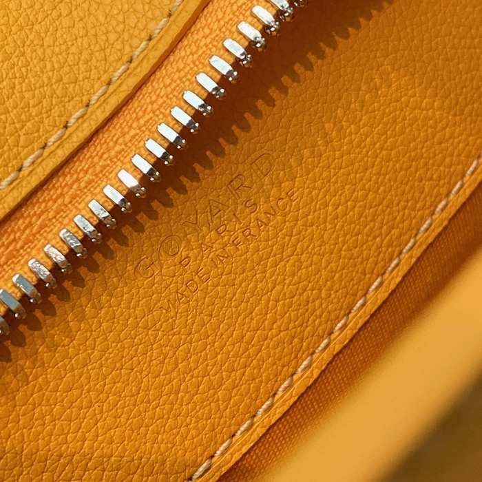 Yupoo BagTypeTote Small shoulder bag with curved design Beige 01A