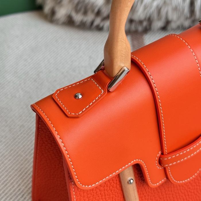 Yupoo BagTypeTote Small structured tote with top handle Red 01A