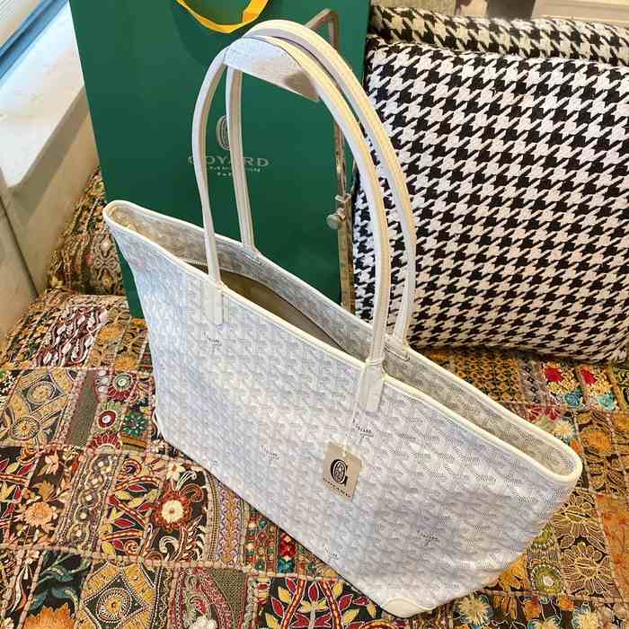 Yupoo BagTypeTote Spacious and Elegant Tote Beige 01A
