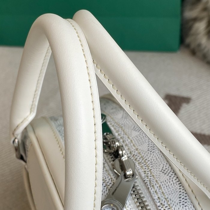 Yupoo BagTypeTote Spacious design with curved handles White 01A