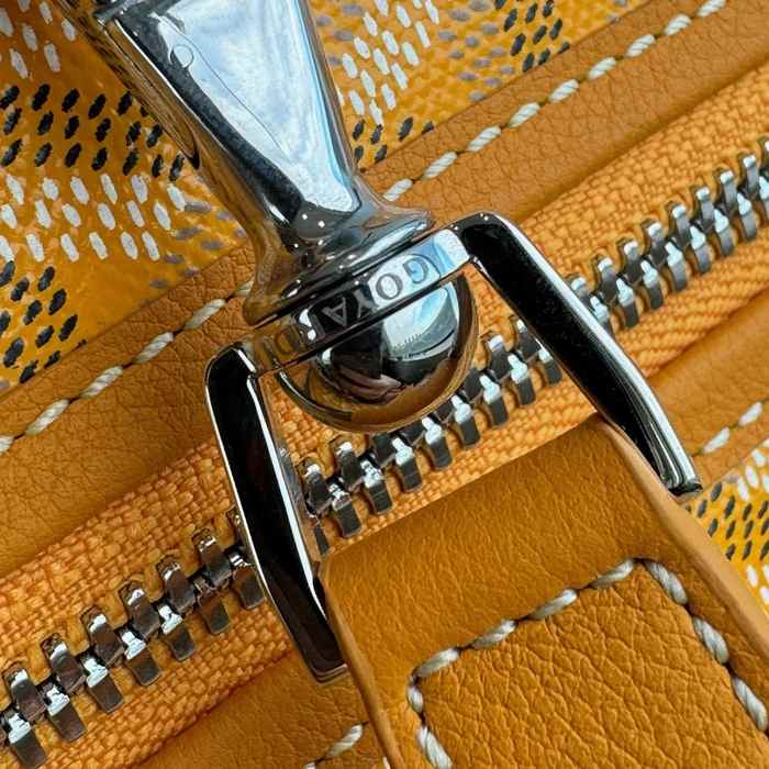 Yupoo BagTypeTote Structured Tote with sleek finish Brown 01A