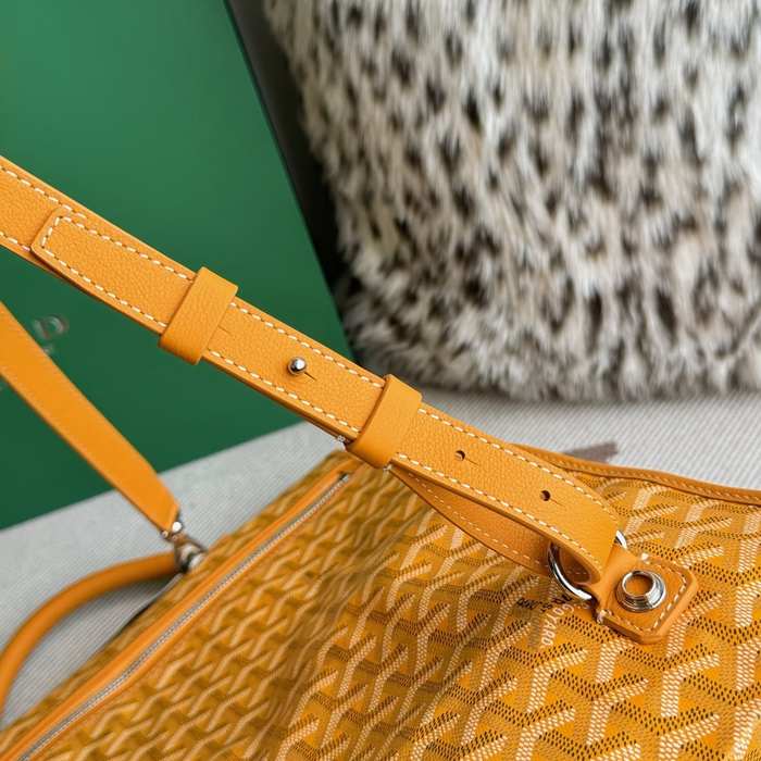 Yupoo BagTypeTote Structured Tote with sleek finish Brown 01A