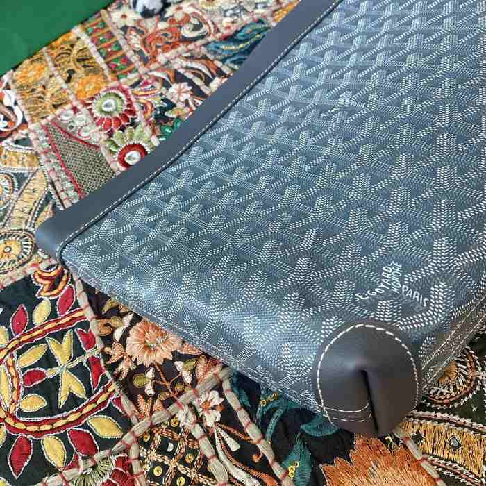 Yupoo BagTypeTote Stylish and Functional Tote with modern design Grey 01A