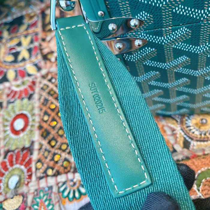 Yupoo BagTypeTote Stylish and Versatile Tote Green 01A