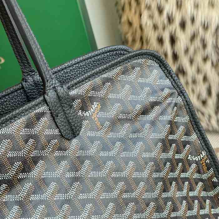 Yupoo BagTypeTote Stylish and functional tote with a spacious interior Black 01A