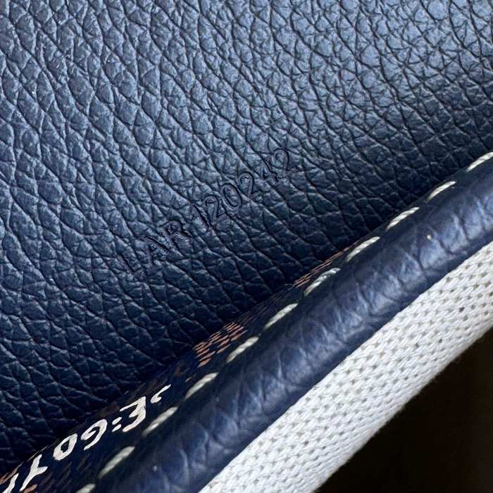 Yupoo BagTypeTote Stylish crossbody bag with flap Navy 01A