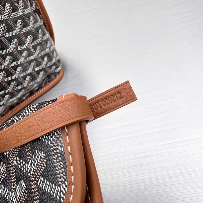 Yupoo BagTypeTote Stylish tote with dual handles Brown 01A