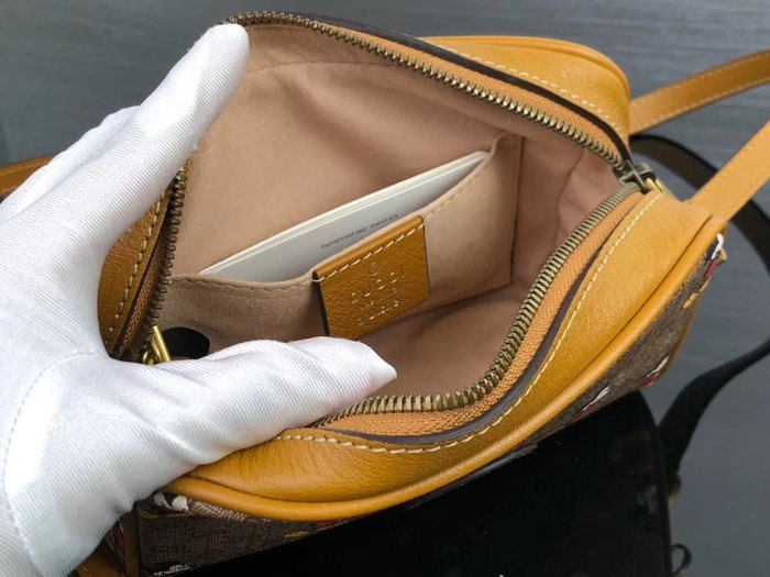 Gucci Crossbody BagTypeTote with adjustable shoulder strap and spacious design Brown 01A