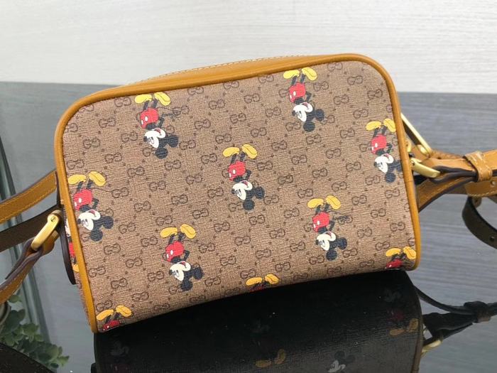 Gucci Crossbody BagTypeTote with adjustable shoulder strap and spacious design Brown 01A