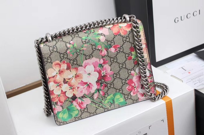 Gucci BagTypeTote Canvas Tote bag with structured features Beige 01A