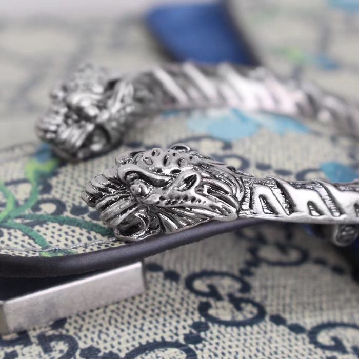 Gucci BagTypeTote Canvas Tote bag with structured features Beige 01A