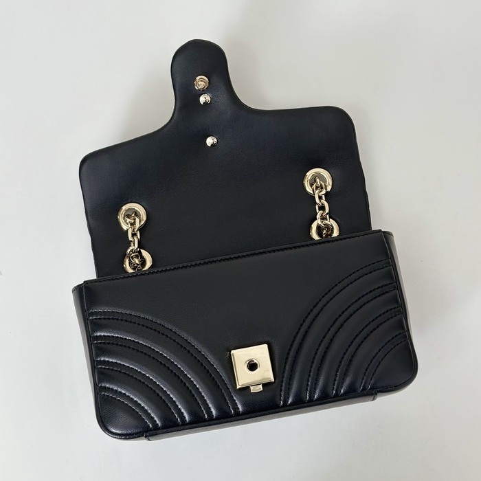 Gucci BagTypeTote Chevron Quilted Leather Black 01A