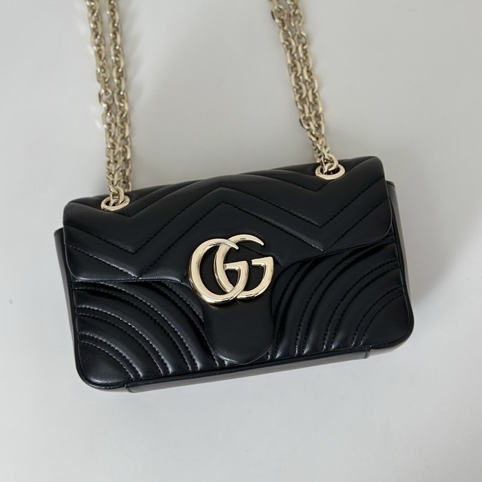 Gucci BagTypeTote Chevron Quilted Leather Black 01A