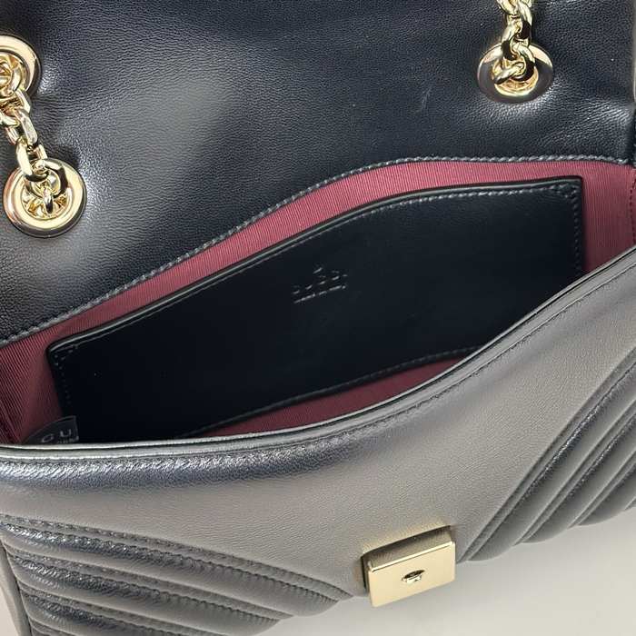 Gucci BagTypeTote Chevron Quilted Leather Black 01A