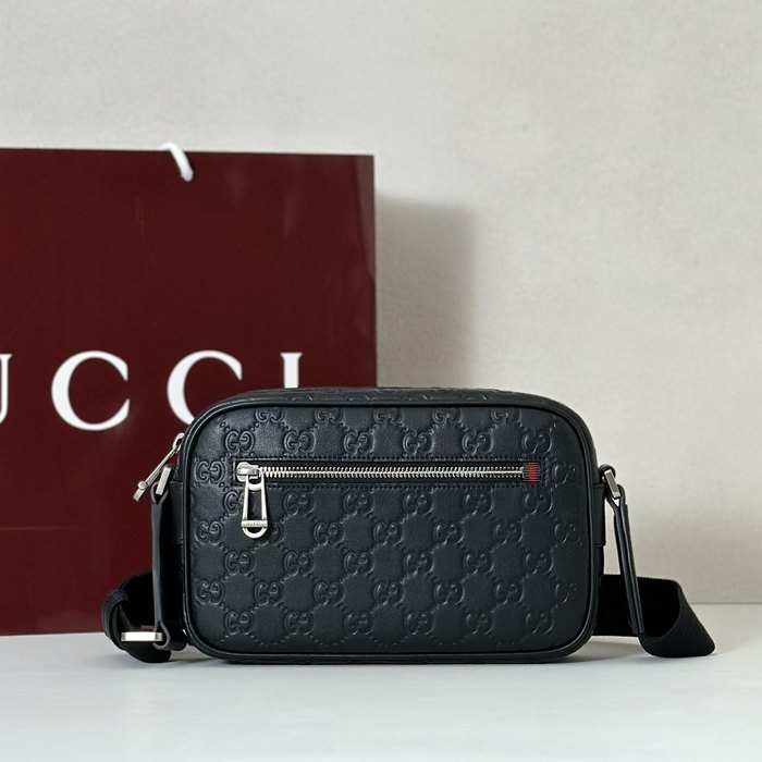 Gucci BagTypeTote Compact Crossbody Bag with Zip Closure Black 01A