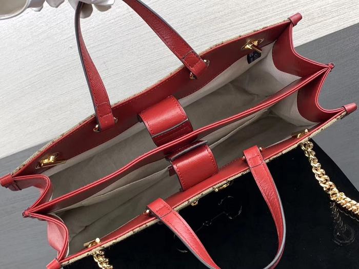 Gucci BagTypeTote Large and spacious with dual carry handles Brown 01A