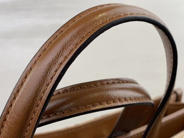 Gucci BagTypeTote Large and spacious with dual carry handles Brown 01A