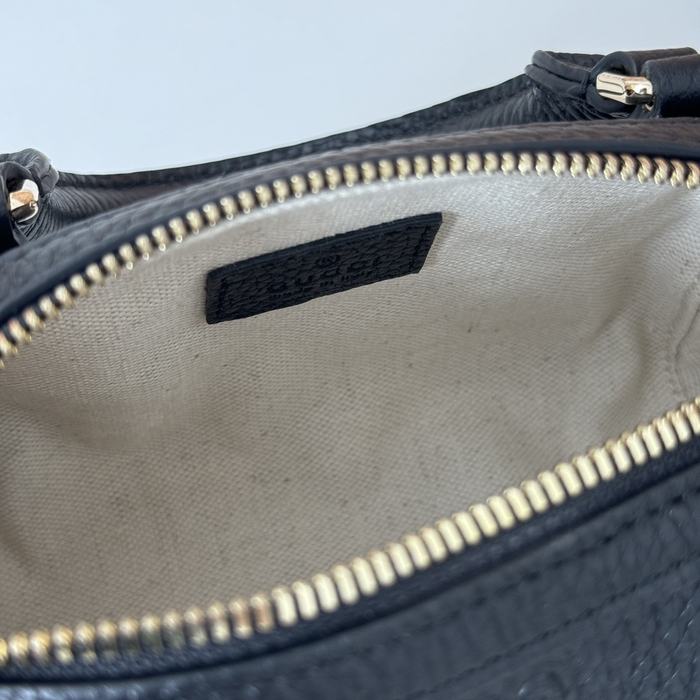 Gucci BagTypeTote Leather Handbag with Structured Design Black 01A 2