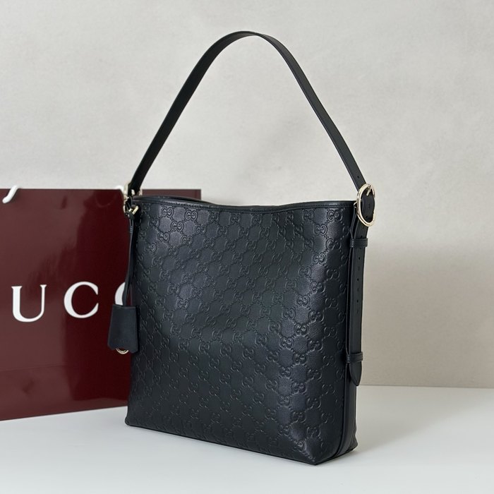 Gucci BagTypeTote Leather Shoulder Bag with Textured Surface Black 01A